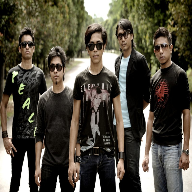 Meet Uncle Hussain Feat Hazama Pokok Single Version Lyrics Musixmatch