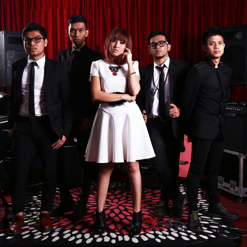 sixth sense ft sakura band pelarian mp3