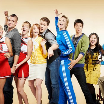 Dancing On My Own Glee Version Testo Glee Cast Mtv Testi E Canzoni