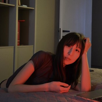 Үлкен сиськи бар пойыз жолсерігін блять