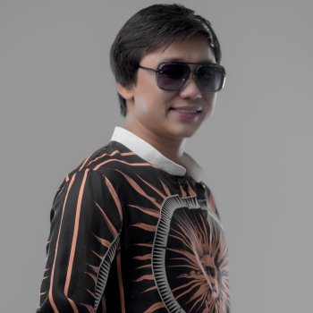 Жалаңаш кискалары бар жапондық әйелдердің суреттері