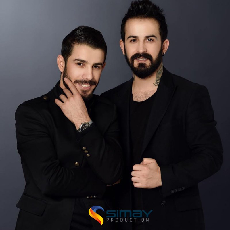 Se Bira Koma Se Bira Yolun Sonu Gorunuyor Lyrics Musixmatch