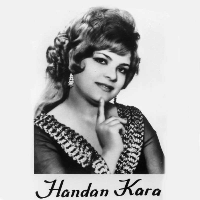 Handan Kara Gozum Sende Paroles Musixmatch