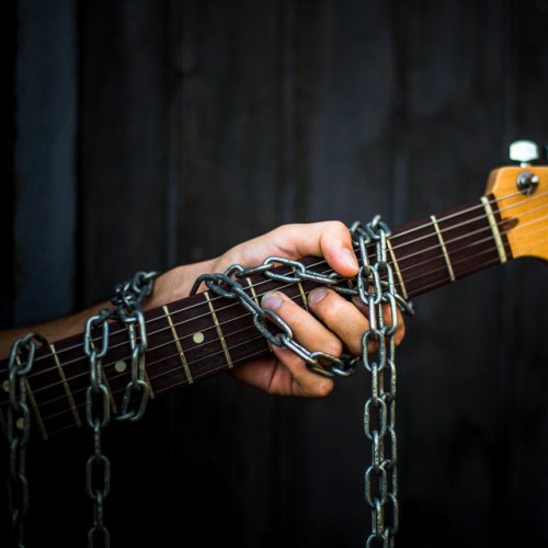 Letra de Wrapped Up In Chains de Gabriele Vassallo Musixmatch