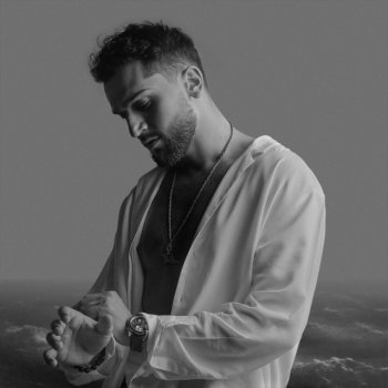 ular uning mushukiga bir qol yopishtiradilar